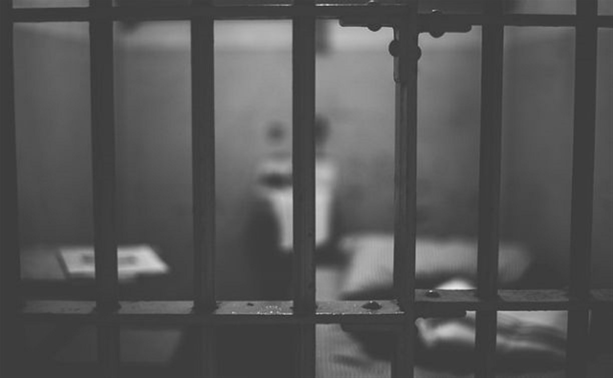 Четверым сахалинцам грозит до 12 лет тюрьмы за разбойное нападение и хищение КамАЗа