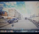 Шестилетняя девочка выскочила под колеса автомобиля в Долинске