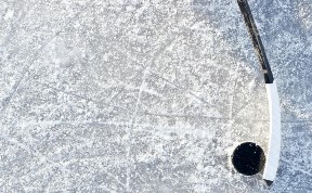 В борьбу за Кубок губернатора Сахалинской области вступают взрослые хоккеисты 