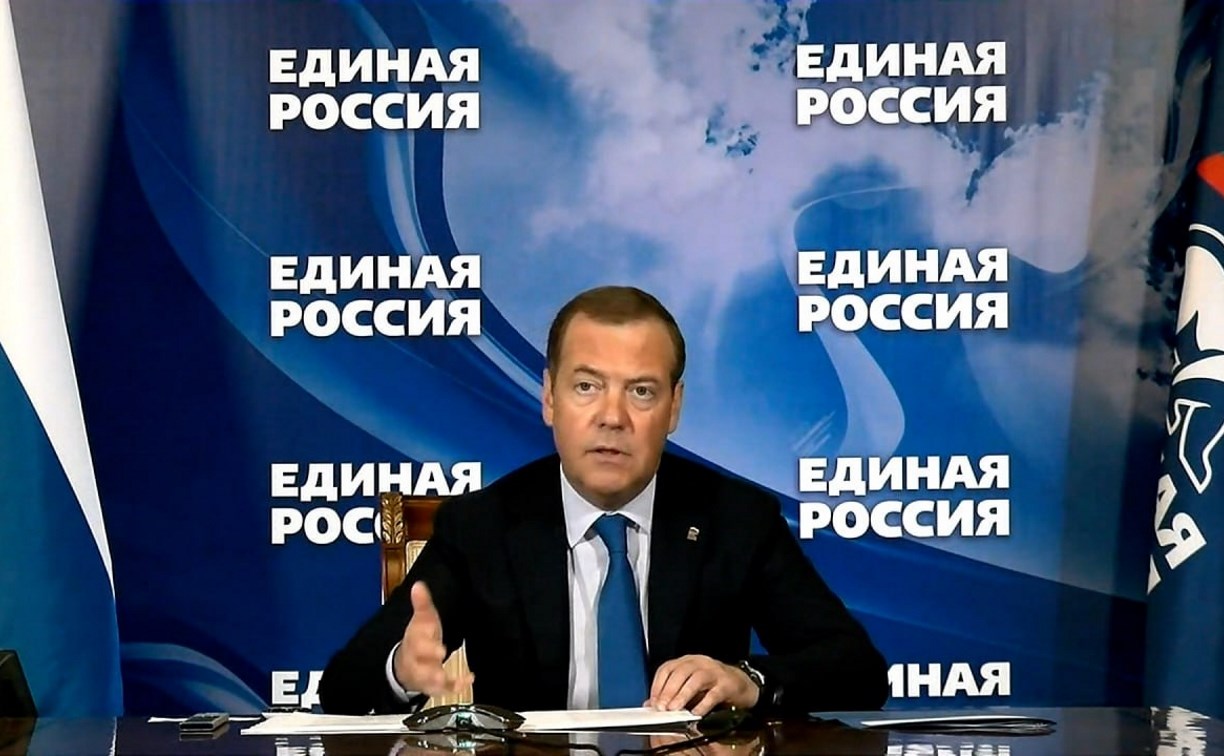 Главы регионов согласовали с Медведевым результаты выполнения народной программы