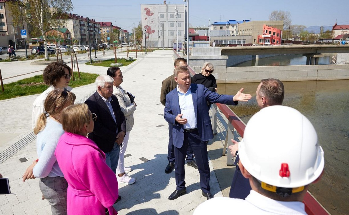 Второй этап реконструкции набережной реки Рогатки в Южно-Сахалинске завершат ко Дню города