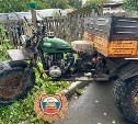 Сахалинец на самодельном трёхколесном мотоцикле снёс забор