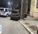 В Холмске парень попал в ДТП на Toyota Ist: иномарка вылетела на встречку и врезалась в столб