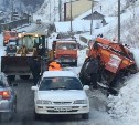 Дорожная техника не может справиться с сахалинскими дорогами