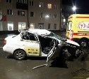Нетрезвый таксист врезался в самосвал в Холмске