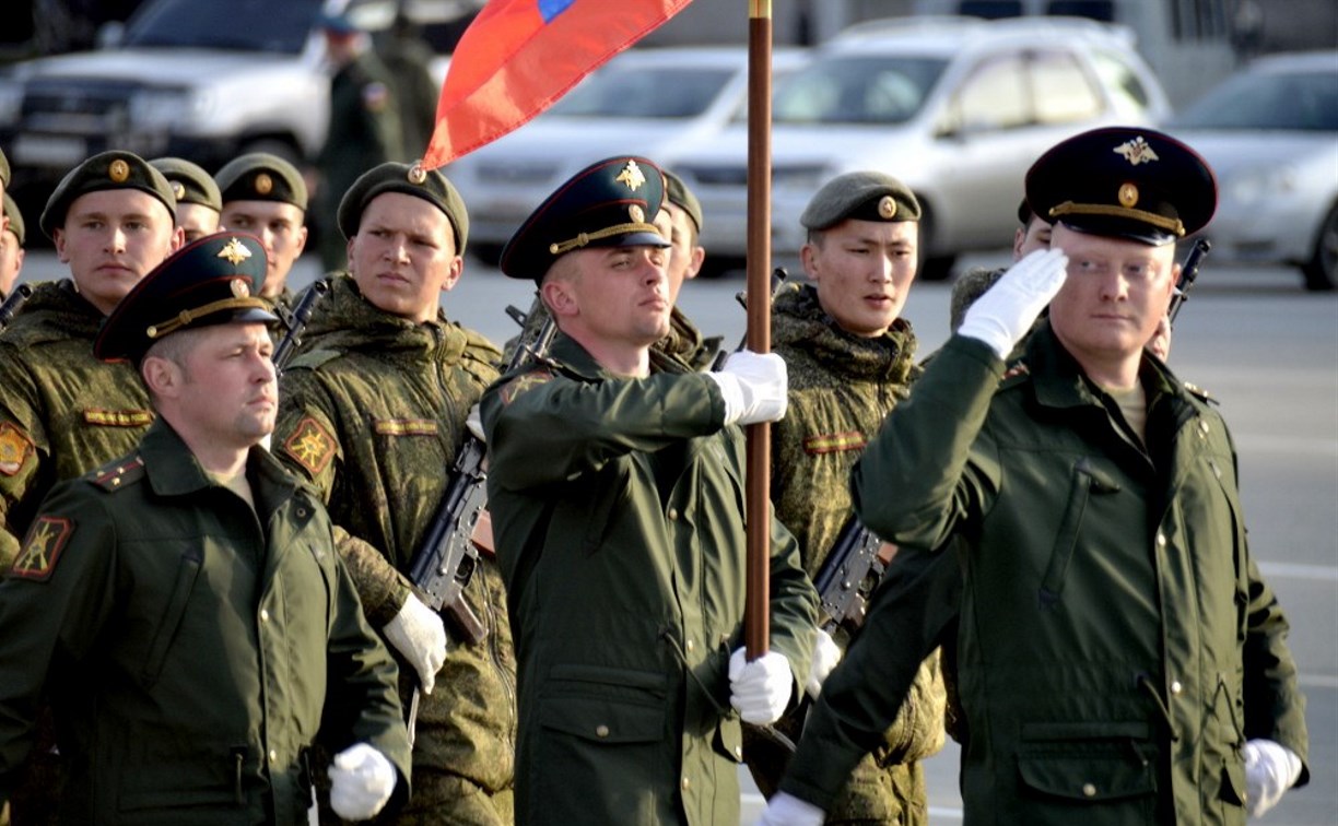 Сахалинские власти не смогут отменить Парад Победы, даже если захотят