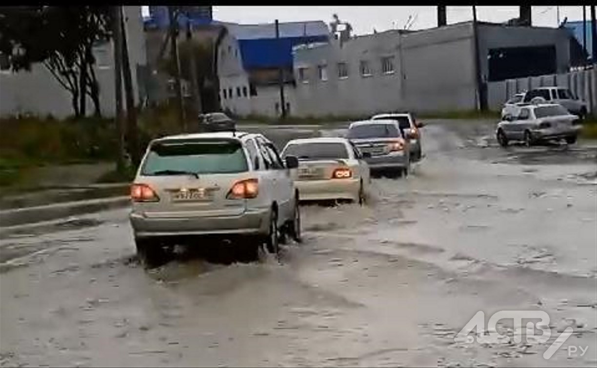 В Корсакове автомобили 