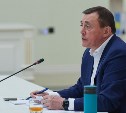 Губернатор поручил оперативно ликвидировать выбоины на дорогах Сахалинской области после зимы