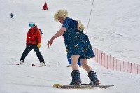 Полсотни сахалинцев разделись, чтобы спуститься на лыжах и сноубордах с «Горного воздуха», Фото: 26