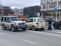 Три автомобиля столкнулись в Южно-Сахалинске по вине неадекватного водителя "Яндекс.Такси", Фото: 7