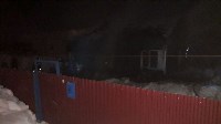 Жилой дом горит в Луговом, Фото: 3