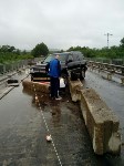 Lexus врезался в бетонные ограждения на мосту в Поронайском районе, Фото: 4