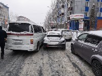 Очевидцев ДТП с участием трех автомобилей ищут в Южно-Сахалинске, Фото: 10