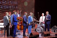 Валерий Лимаренко поблагодарил Игоря Бутмана за прекрасный концерт, Фото: 2