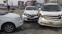 Девушка пострадала при столкновении трех автомобилей в Южно-Сахалинске, Фото: 5