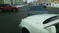 Две "Тойоты" столкнулись на перекрестке в Южно-Сахалинске, Фото: 2