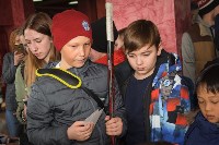 За автографами к хоккеистам «Сахалина» выстроилась очередь в 150 человек, Фото: 8