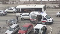 "Тойота" врезалась в дорожное ограждение в Южно-Сахалинске, Фото: 2
