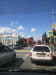 Пробку в центре Южно-Сахалинска спровоцировал сломавшийся посреди дороги экскаватор, Фото: 3