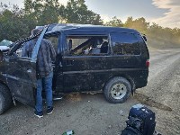 Микроавтобус опрокинулся в кювет в Долинском районе, Фото: 3