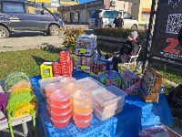 Южносахалинцы организовали благотворительную ярмарку в поддержку бойцов СВО, Фото: 8