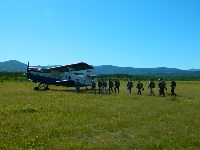 Первые прыжки с парашютом для юных десантников., Фото: 4