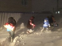 Сахалинские спасатели помогли доставить в больницу роженицу , Фото: 7