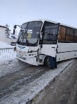 Рейсовый автобус столкнулся с пикапом в Южно-Сахалинске, Фото: 4