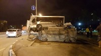 Иномарка сбила припаркованный автомобиль и приземлила в кузов грузовика в Южно-Сахалинске, Фото: 6