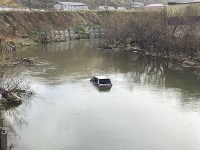 Subaru Forester утонул в реке Казачке в Невельске, Фото: 4