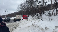 Жутки гололёд: четыре грузовика заблокировали проезд в районе Огоньков, Фото: 4