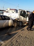 Два человека пострадали при столкновении трех автомобилей в Южно-Сахалинске, Фото: 6
