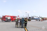 Способы тушения самолета и спасения людей отработали спасатели в аэропорту Южно-Сахалинска, Фото: 10