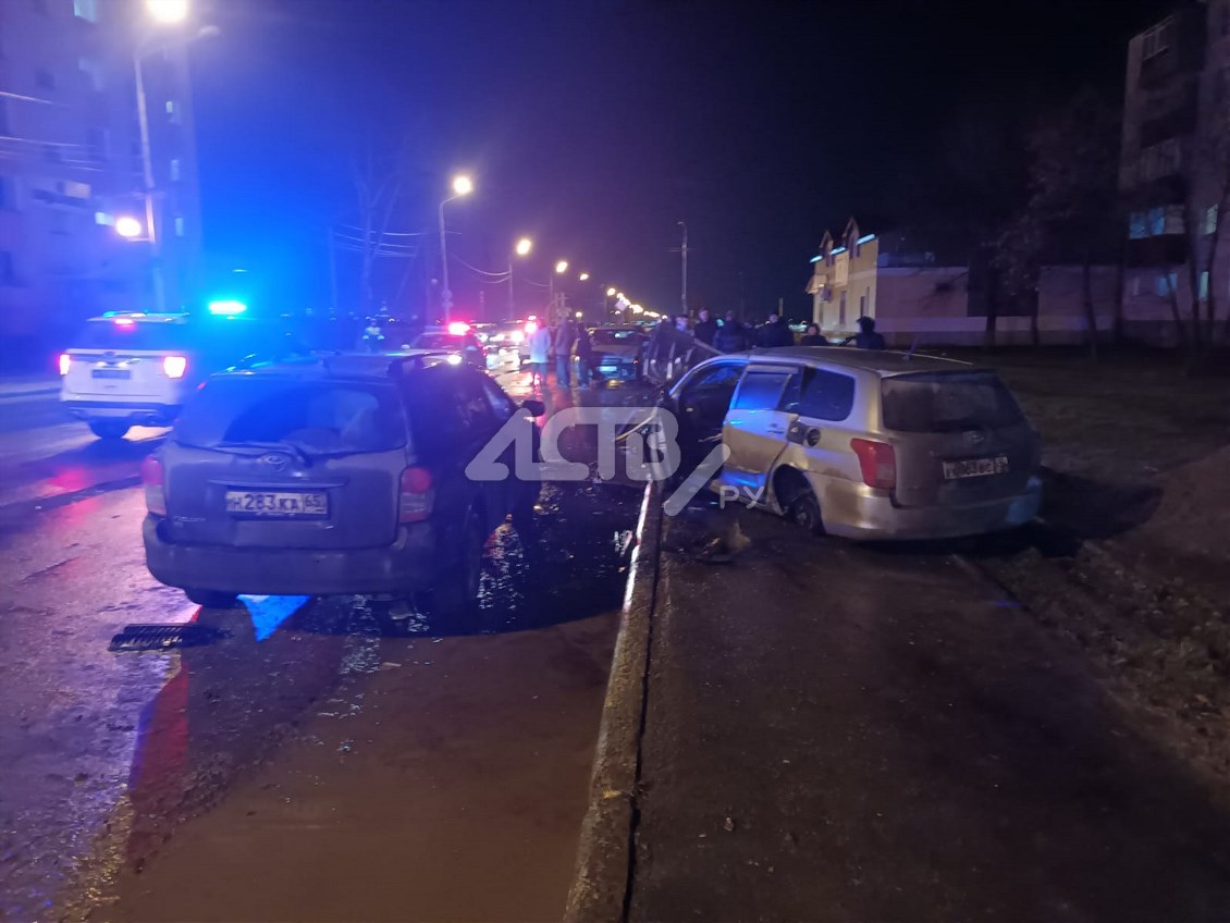 Четыре человека пострадали в ДТП в Луговом по вине подростка на угнанной  машине - Новости Сахалинской области. Происшествия – Фотогалерея, фото 4 -  ASTV.ru