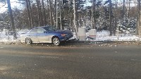 Иномарка после ДТП стала частью ограждения в Южно-Сахалинске, Фото: 3