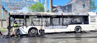 Появились снимки сгоревшего автобуса в Южно-Сахалинске, Фото: 4