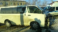 В Южно-Сахалинске при столкновении микроавтобуса и хэтчбека пострадал мужчина, Фото: 7