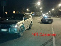 Две иномарки столкнулись в Южно-Сахалинске вечером 22 сентября, Фото: 2
