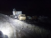 Дворы Анивы уже две недели завалены мусором, Фото: 1