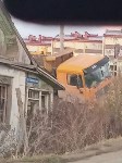 Самосвал врезался в дорожный знак в Корсакове , Фото: 2