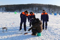 Сахалинским рыбакам-любителям напомнили правила поведения на льду , Фото: 7
