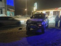 Внедорожник и легковой автомобиль столкнулись в Южно-Сахалинске, Фото: 3