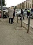 Микроавтобус Toyota Hiace влетел в столб после столкновения с Honda Fit в Южно-Сахалинске, Фото: 3