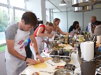 Сахалинские «Отчаянные домохозяйки» узнали, кто лучше всех готовит блюда из горбуши, Фото: 16