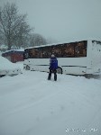 В Синегорске пассажиры вызволили из снежного плена автобус, Фото: 2