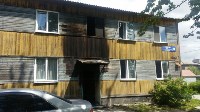 Через окна пришлось эвакуироваться жильцам горящего дома в Южно-Сахалинске, Фото: 10
