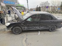 Седан снёс дорожное ограждение в результате ДТП в Южно-Сахалинске, Фото: 9