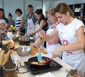Сахалинские «Отчаянные домохозяйки» узнали, кто лучше всех готовит блюда из горбуши, Фото: 19