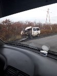 Микроавтобус врезался в длинномер, Фото: 2