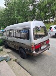Автомобилист блокирует лестницу у подъезда в Южно-Сахалинске, Фото: 3